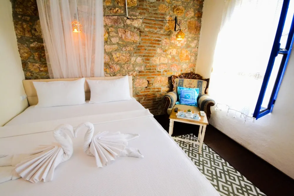 Standard Tek Büyük Yataklı Oda