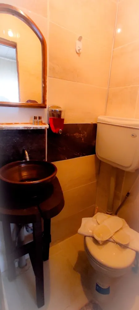 Standard Tek Büyük Yataklı Oda