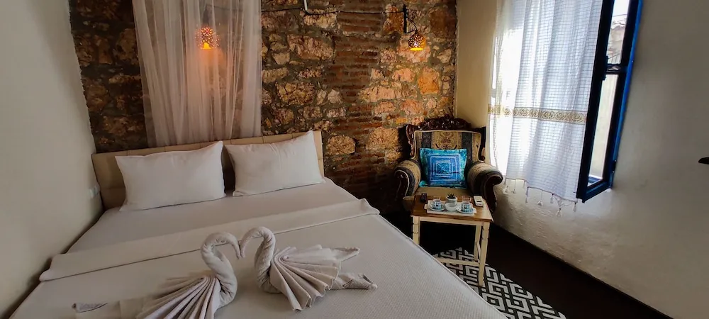 Standard Tek Büyük Yataklı Oda