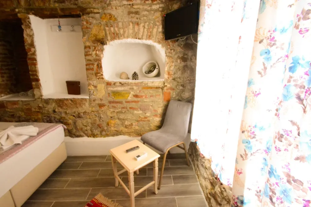 Standard Tek Büyük Yataklı Oda