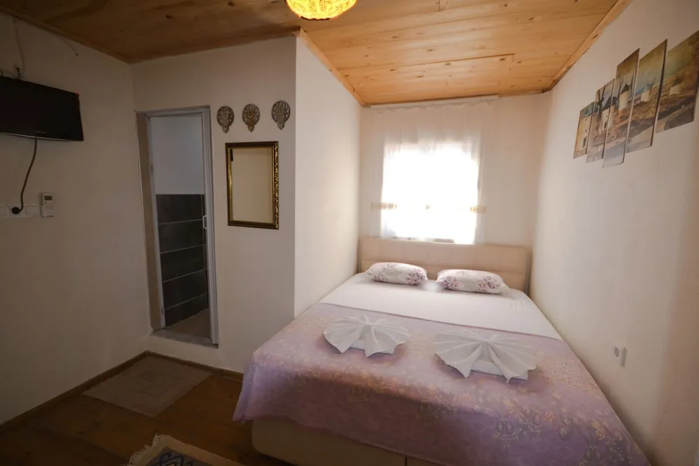 Standard Tek Büyük Yataklı Oda