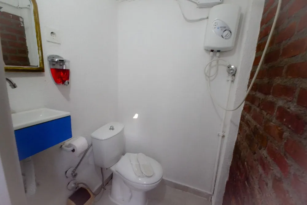 Standard Tek Büyük Yataklı Oda