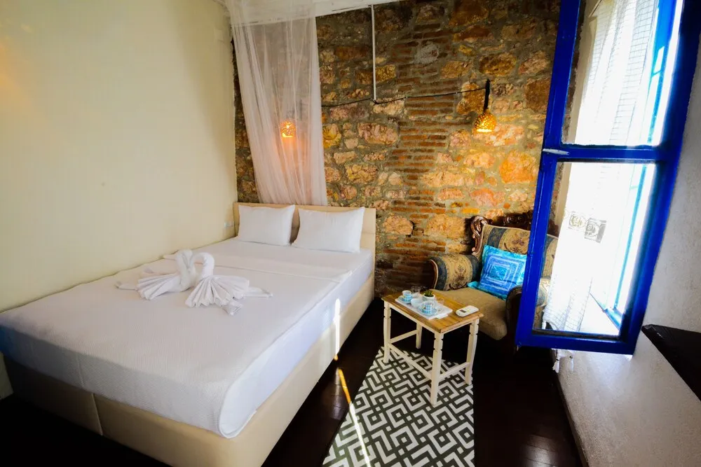 Standard Tek Büyük Yataklı Oda