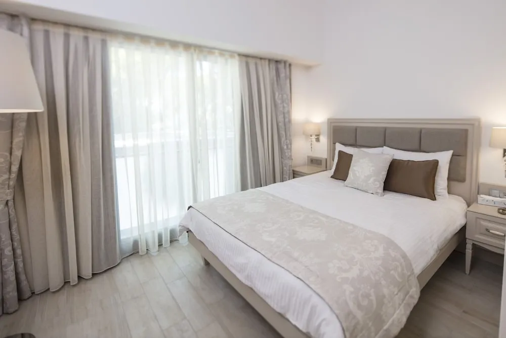 Standard Tek Büyük Yataklı Oda, Bahçe Manzaralı