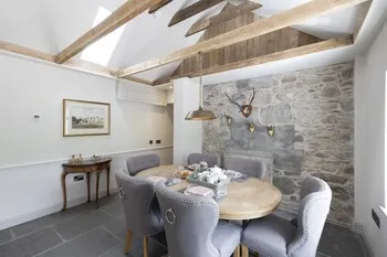 JOIVY Exceptional Cottage W/ Stunning Country Views