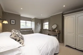 JOIVY Exceptional Cottage W/ Stunning Country Views