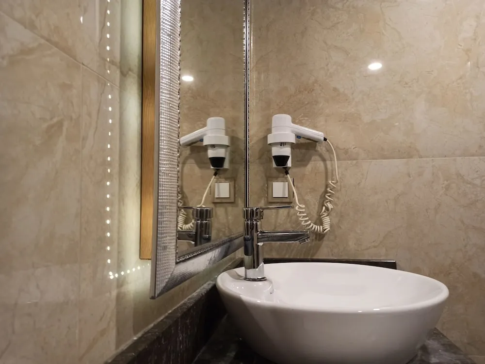 Deluxe Üç Kişilik Oda