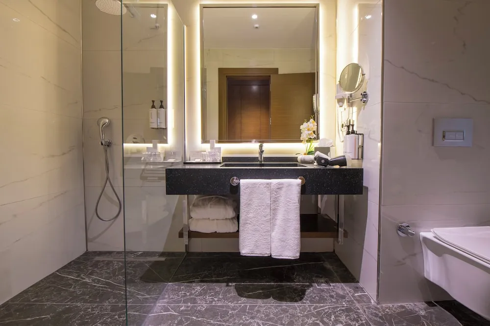 Standard Oda, 1 En Büyük (King) Boy Yatak, Balkon