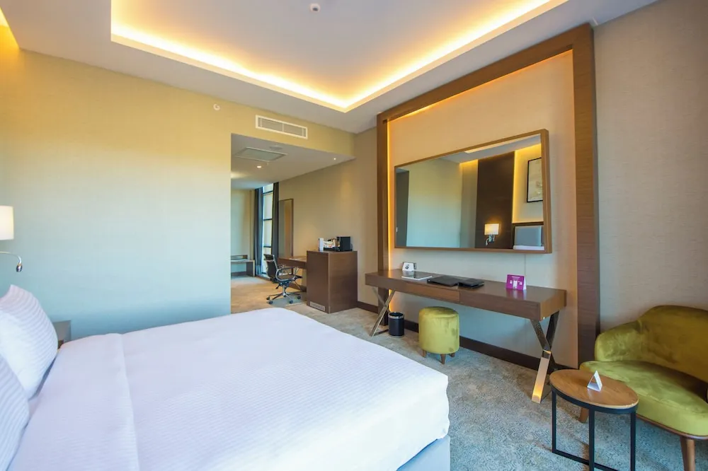 Premium Oda, 1 En Büyük (King) Boy Yatak, Balkon