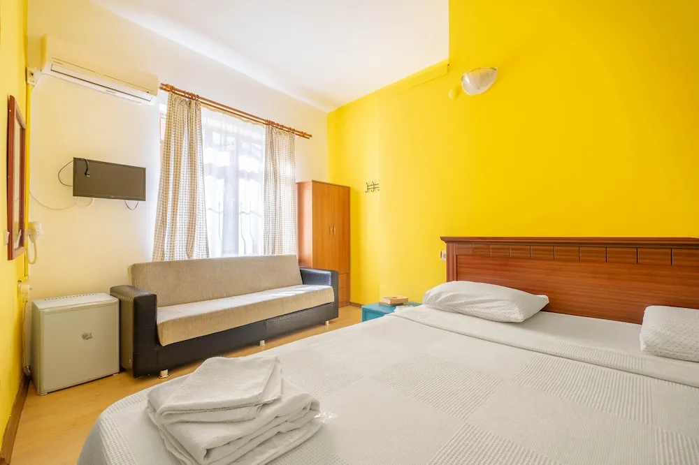 Standard Tek Büyük Yataklı Oda