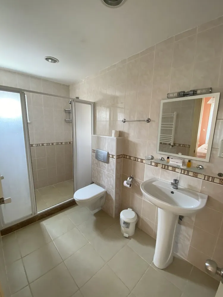 Üç Kişilik Oda, Balkon