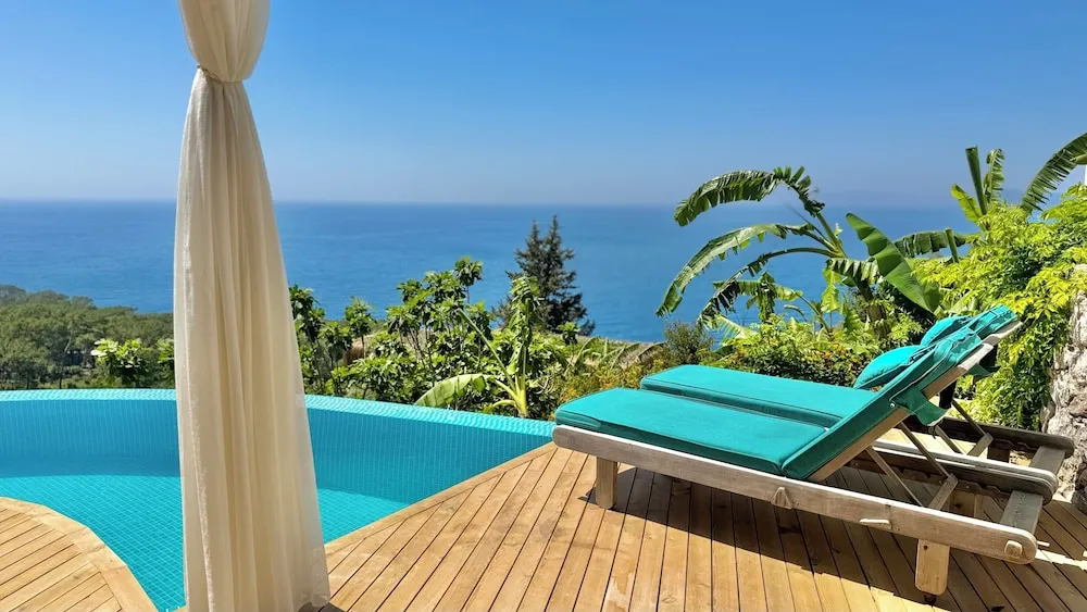 Begonvil ( Full Sea View Private Pool and Jacuzzi )