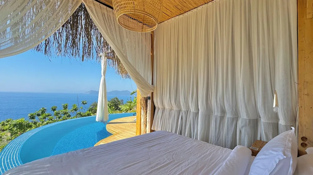 Begonvil ( Full Sea View Private Pool and Jacuzzi )