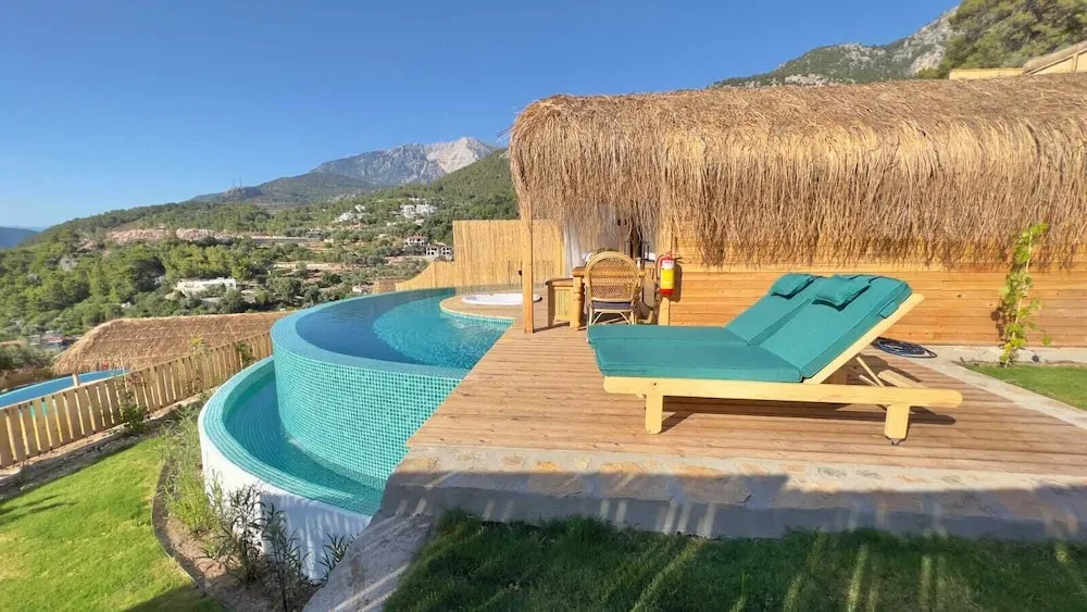 Kestane ( Private Pool and Jacuzzi )