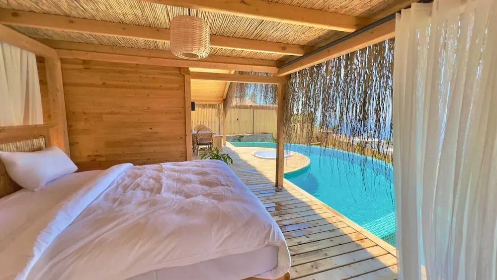 Ihlamur ( Private Pool and Jacuzzi )