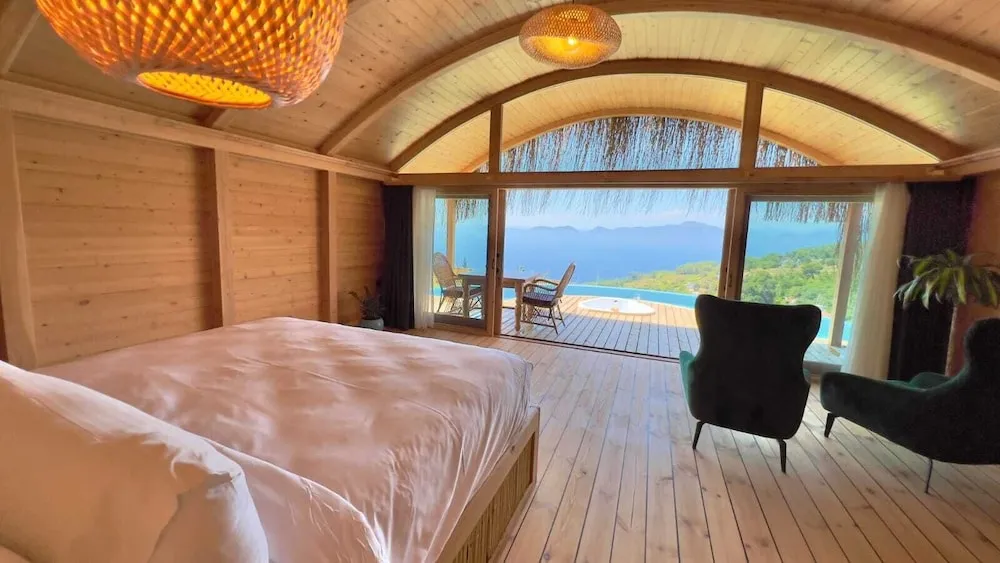 Ihlamur ( Private Pool and Jacuzzi )