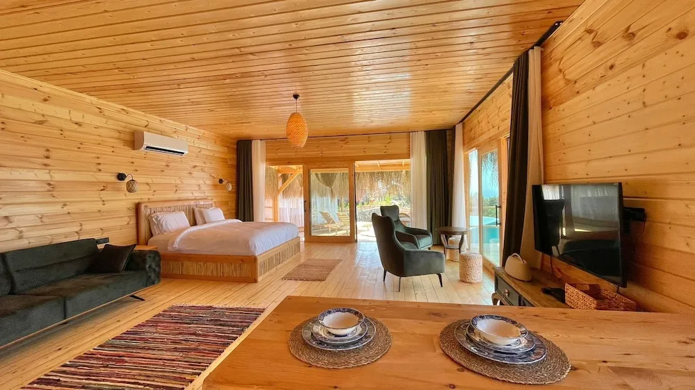ZEYTIN SUITE (private pool and jaccuzi)