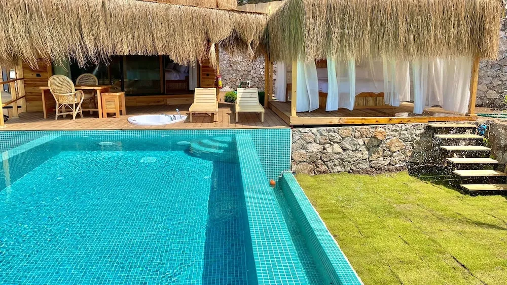ZEYTIN SUITE (private pool and jaccuzi)