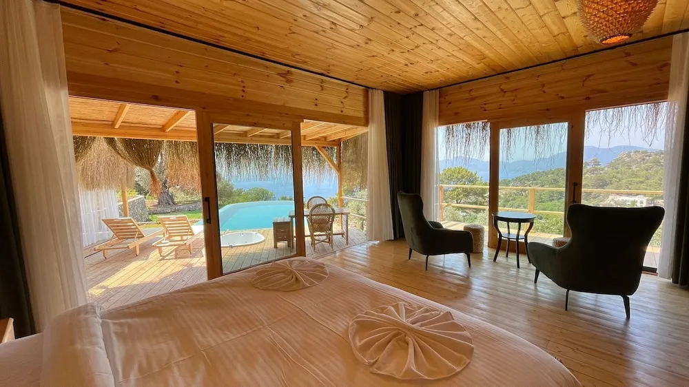 ZEYTIN SUITE (private pool and jaccuzi)