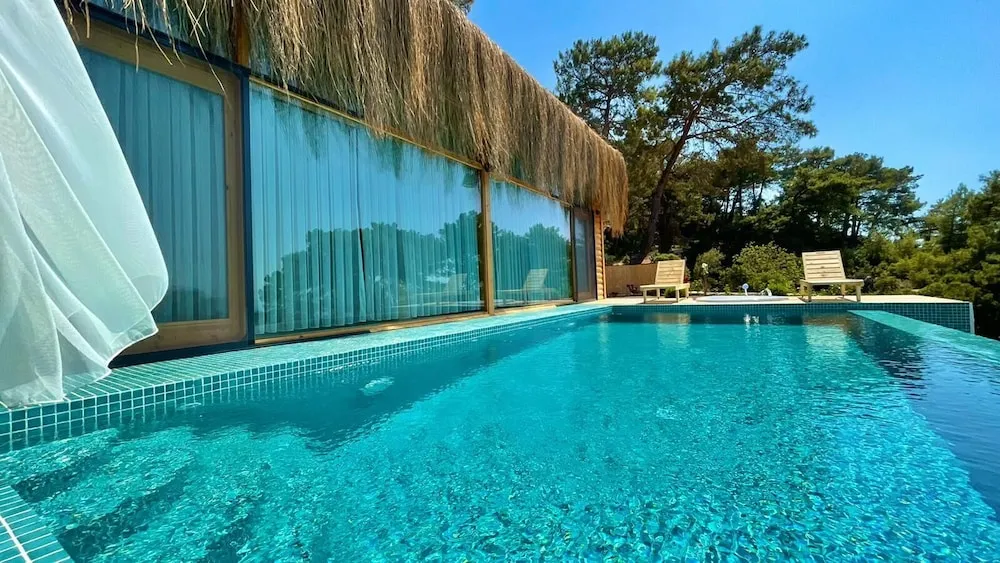 SANDAL SUITE (private pool and jaccuzi)