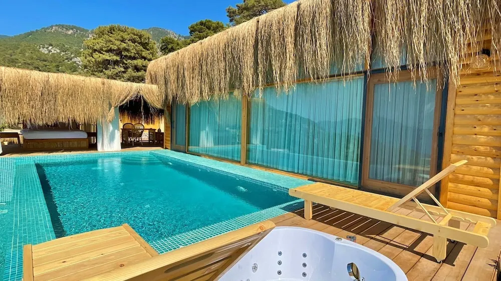 SANDAL SUITE (private pool and jaccuzi)