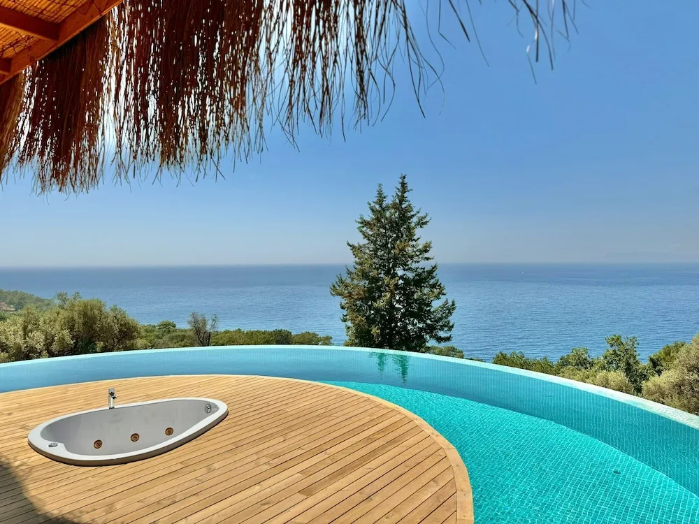Nergis ( Full Sea View , Private Pool and Jacuzzi )