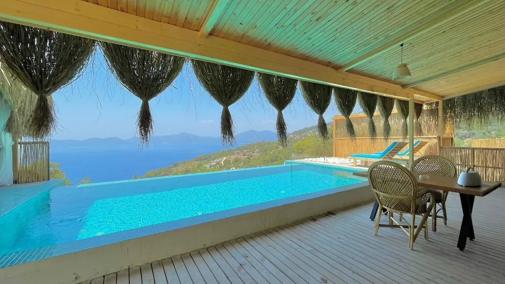 Kekik Suite (Private Pool and Jacuzzi)