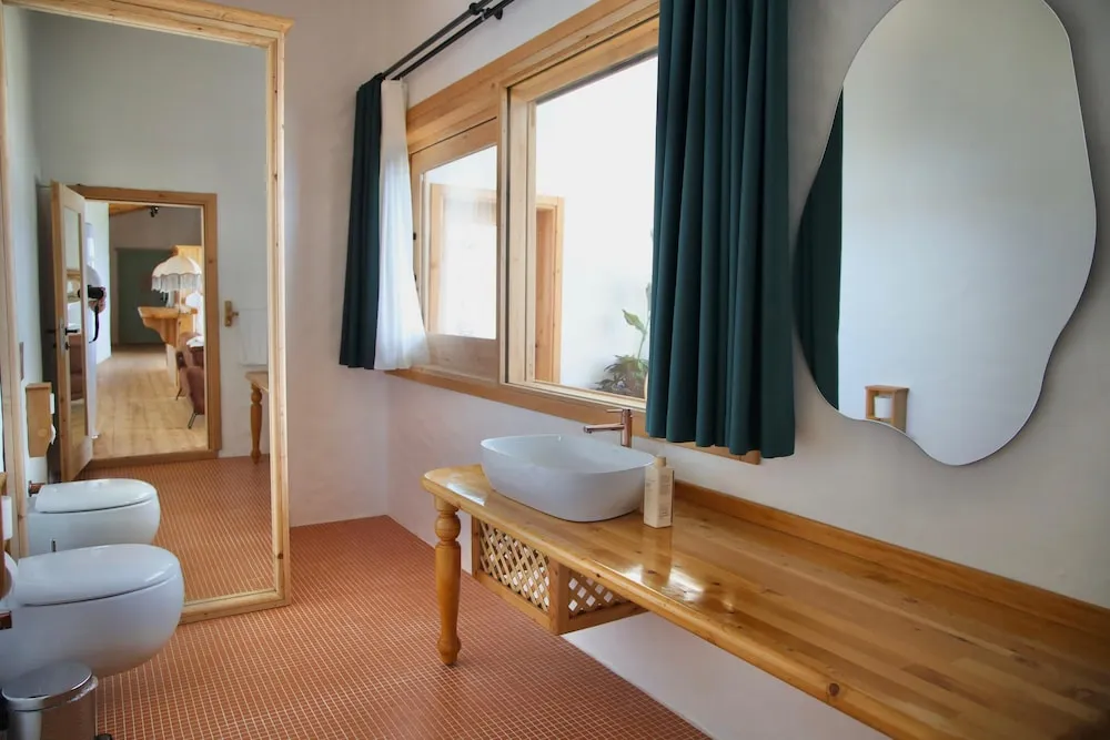Orkide ( Private Pool and Jacuzzi )