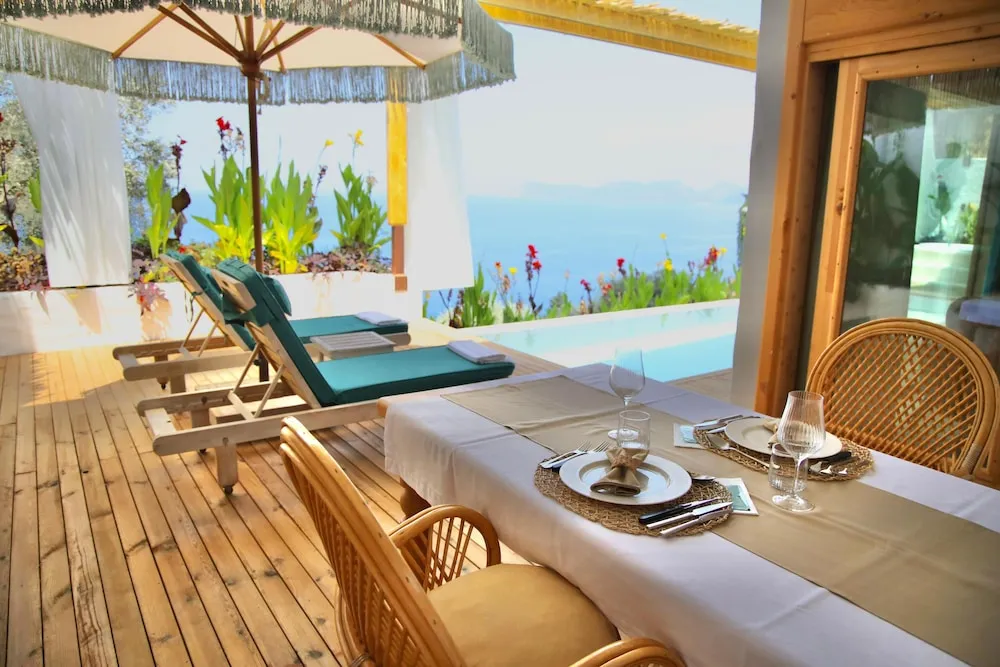 Orkide ( Private Pool and Jacuzzi )