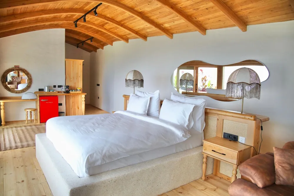 Orkide ( Private Pool and Jacuzzi )