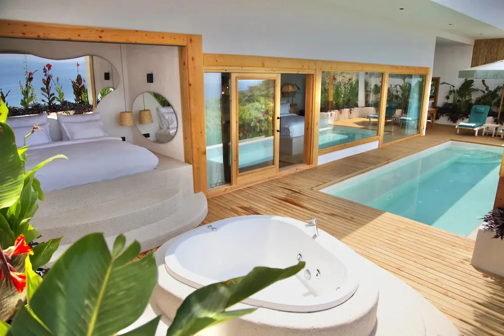 Orkide ( Private Pool and Jacuzzi )