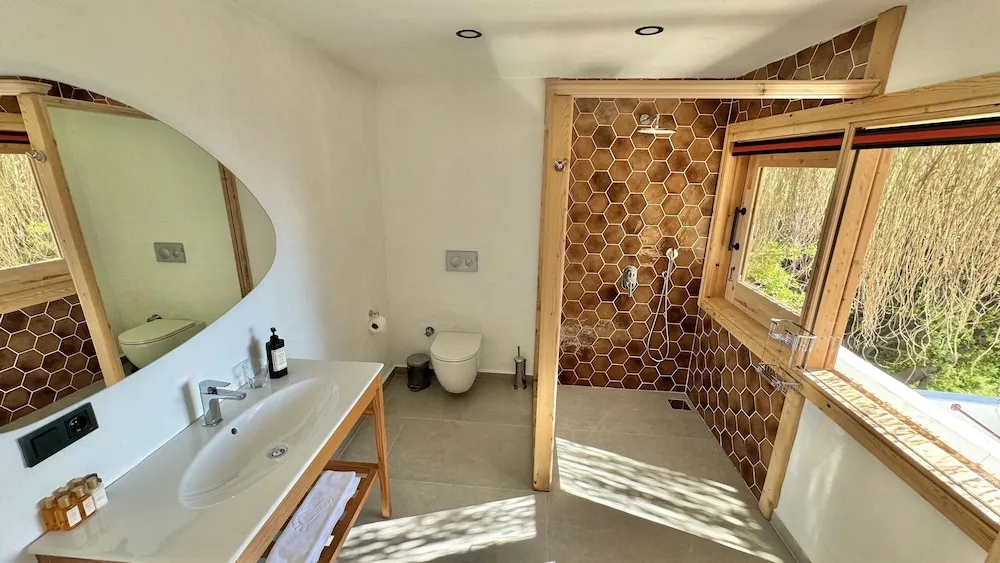 Papatya ( Full Sea View , Private Pool and Jacuzzi )