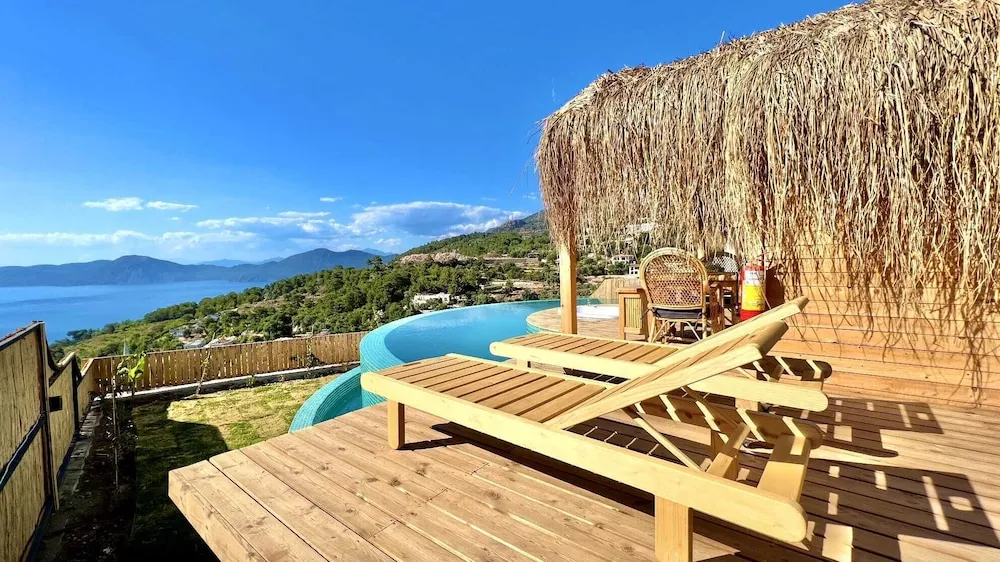 Ladin ( Private Pool And Jacuzzi )