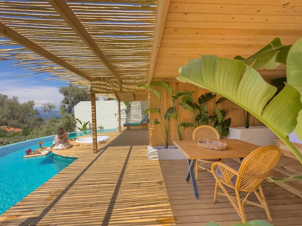 Petunya ( Sea View 100% Privacy Pool and Jacuzzi )