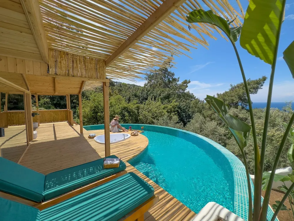 Petunya ( Sea View 100% Privacy Pool and Jacuzzi )
