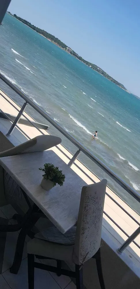 Standard Tek Büyük Yataklı Oda, Balkon, Deniz Manzaralı (Poyraz)