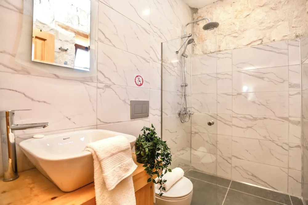 Comfort Oda, 1 Çift Kişilik Yatak, Sigara İçilmez, Avlu Manzaralı