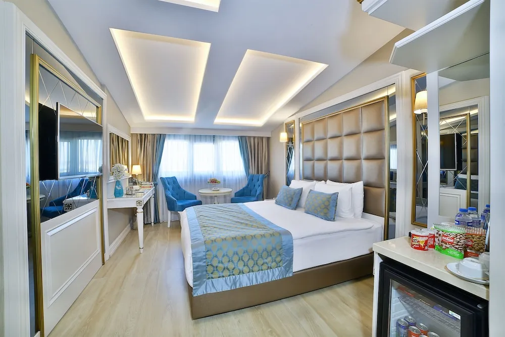 Superior Room with King Bed