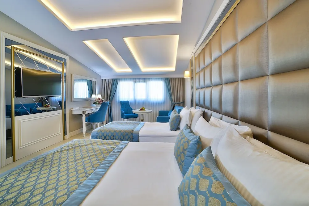 Corner Quadruple Room