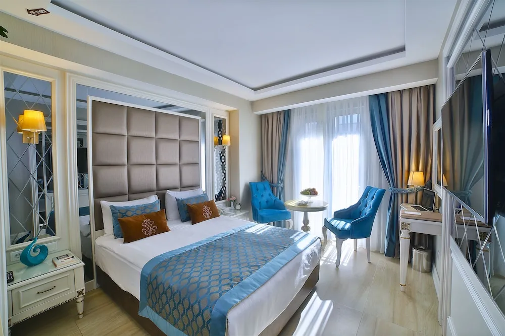 Deluxe Room with King Bed