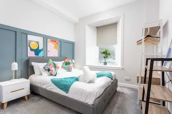 The Annick Suite No.1