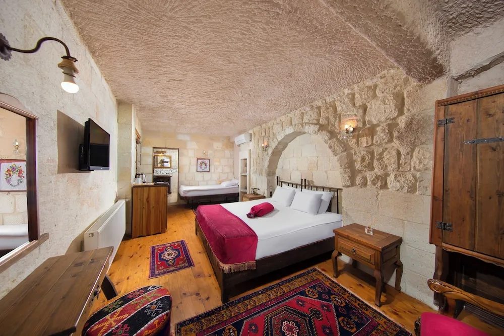 Mazi Family With Jacuzzi Room