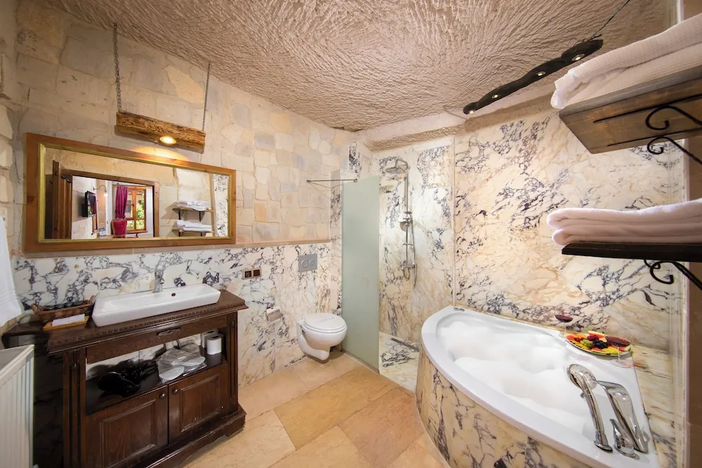Mazi Family With Jacuzzi Room