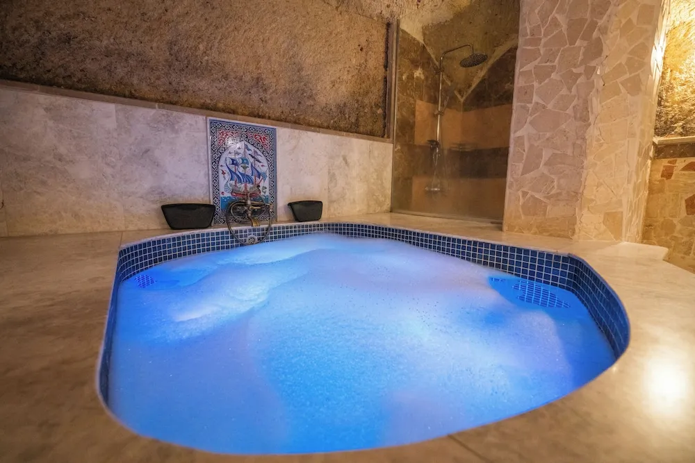 Uzengi Cave  Family Suite with Pool Room