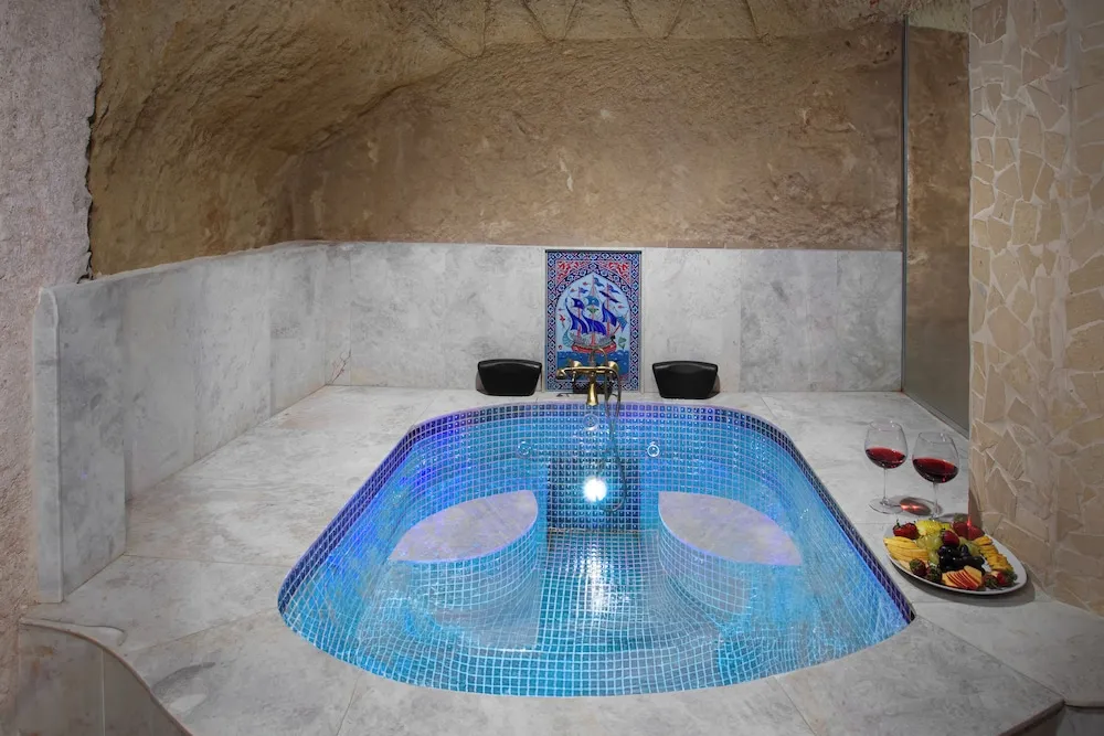 Uzengi Cave  Family Suite with Pool Room