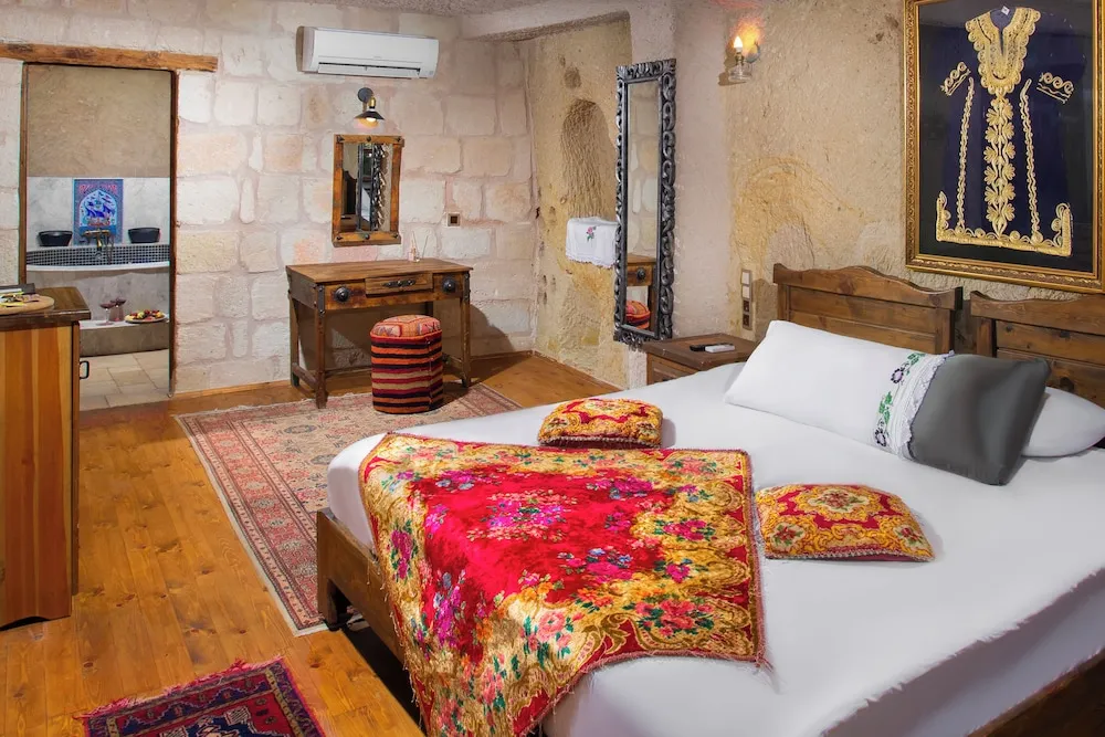 Uzengi Cave  Family Suite with Pool Room