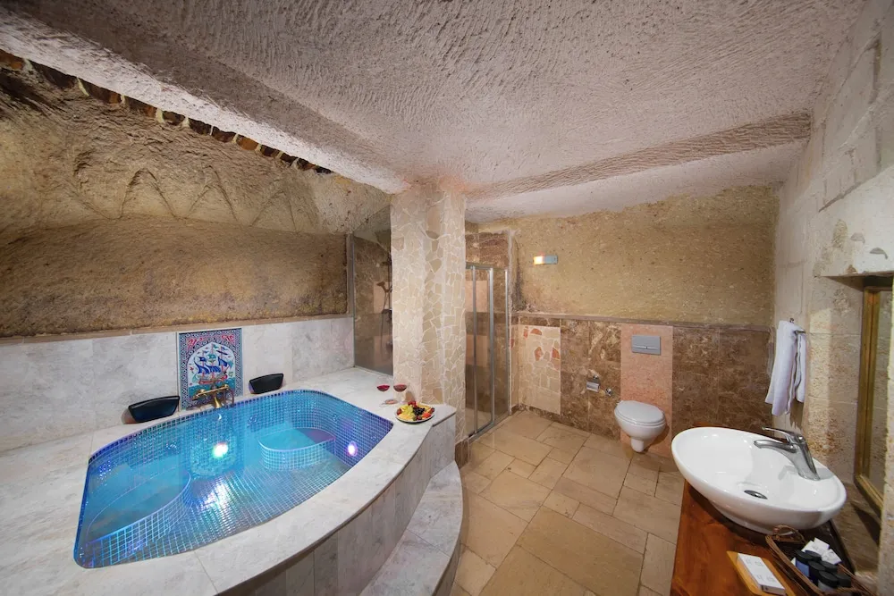 Uzengi Cave  Family Suite with Pool Room