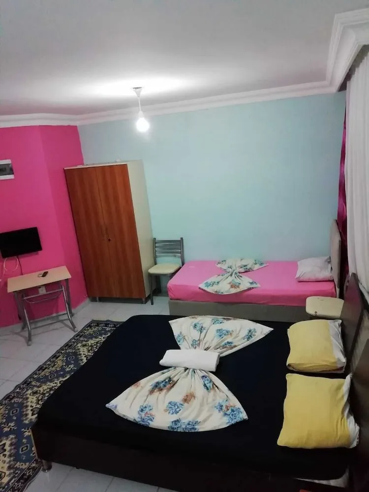 Standard Tek Büyük veya İki Ayrı Yataklı Oda, Sigara İçilebilir, Avlu Manzaralı
