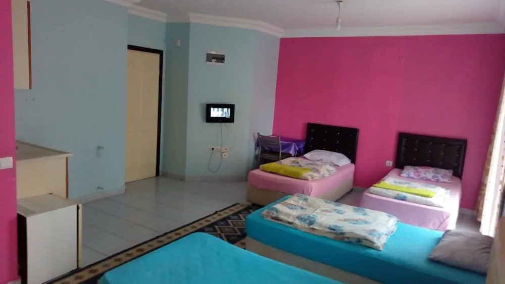 Standard Tek Büyük veya İki Ayrı Yataklı Oda, Sigara İçilebilir, Avlu Manzaralı