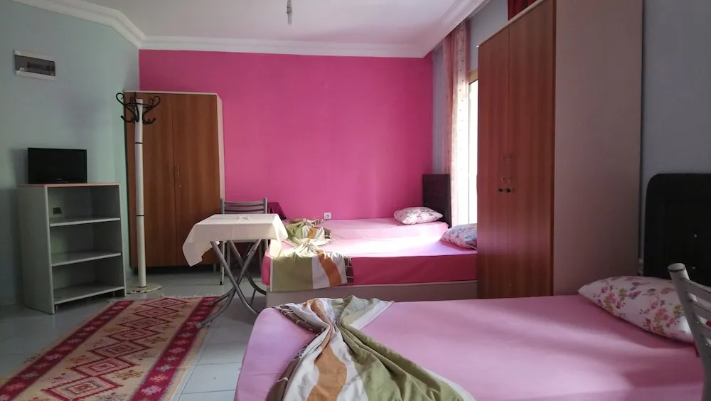 Standard Tek Büyük veya İki Ayrı Yataklı Oda, Sigara İçilebilir, Avlu Manzaralı